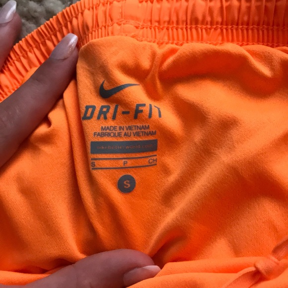 Nike running shorts - Picture 2 of 4